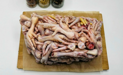 Лапки кур корнишонов